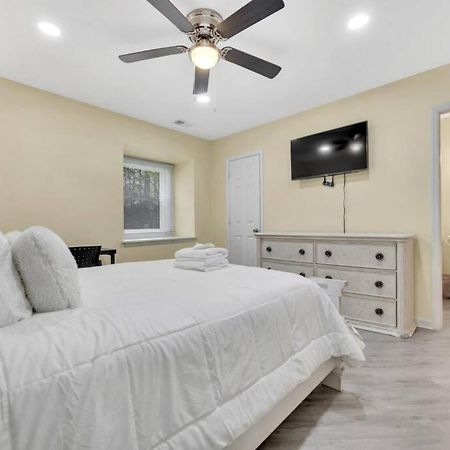 Cozy 2 Bedroom Duplex In Charlotte, Jacuzzi, Sleeps 6 Plus 2 Exteriér fotografie
