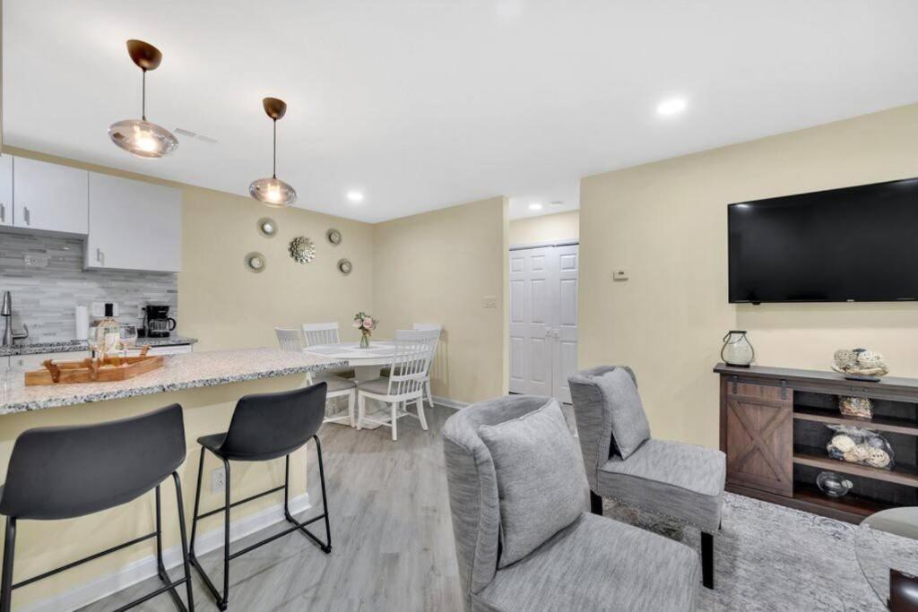 Cozy 2 Bedroom Duplex In Charlotte, Jacuzzi, Sleeps 6 Plus 2 Exteriér fotografie