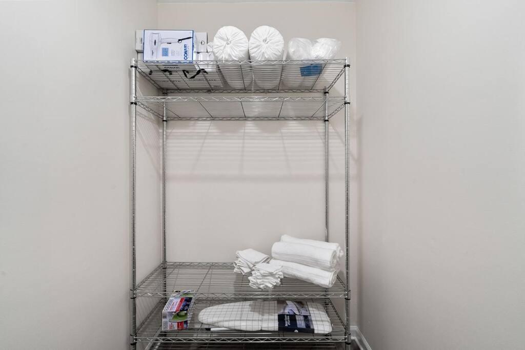 Cozy 2 Bedroom Duplex In Charlotte, Jacuzzi, Sleeps 6 Plus 2 Exteriér fotografie