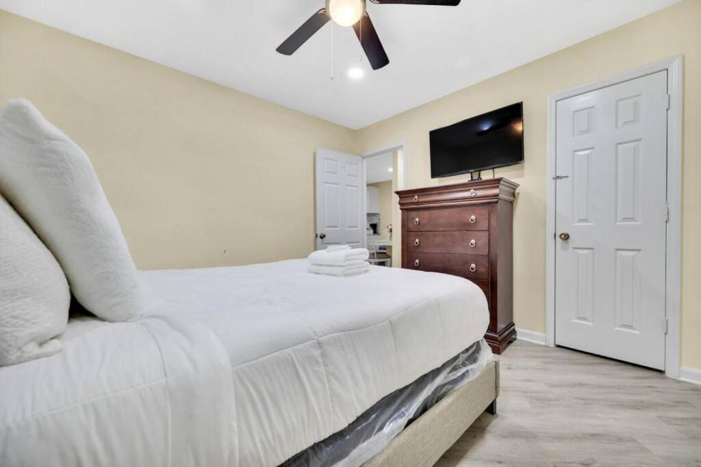 Cozy 2 Bedroom Duplex In Charlotte, Jacuzzi, Sleeps 6 Plus 2 Exteriér fotografie
